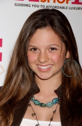 Photos de Mackenzie Rosman - All The Things We Adore  Fashion Show - 22